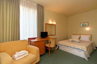 Отель Benvita Hotel Золотые Пески Люкс с 1 спальней, балконом и видом на море-13
